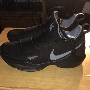 Selling custom Nike PG 1 size 9 no box